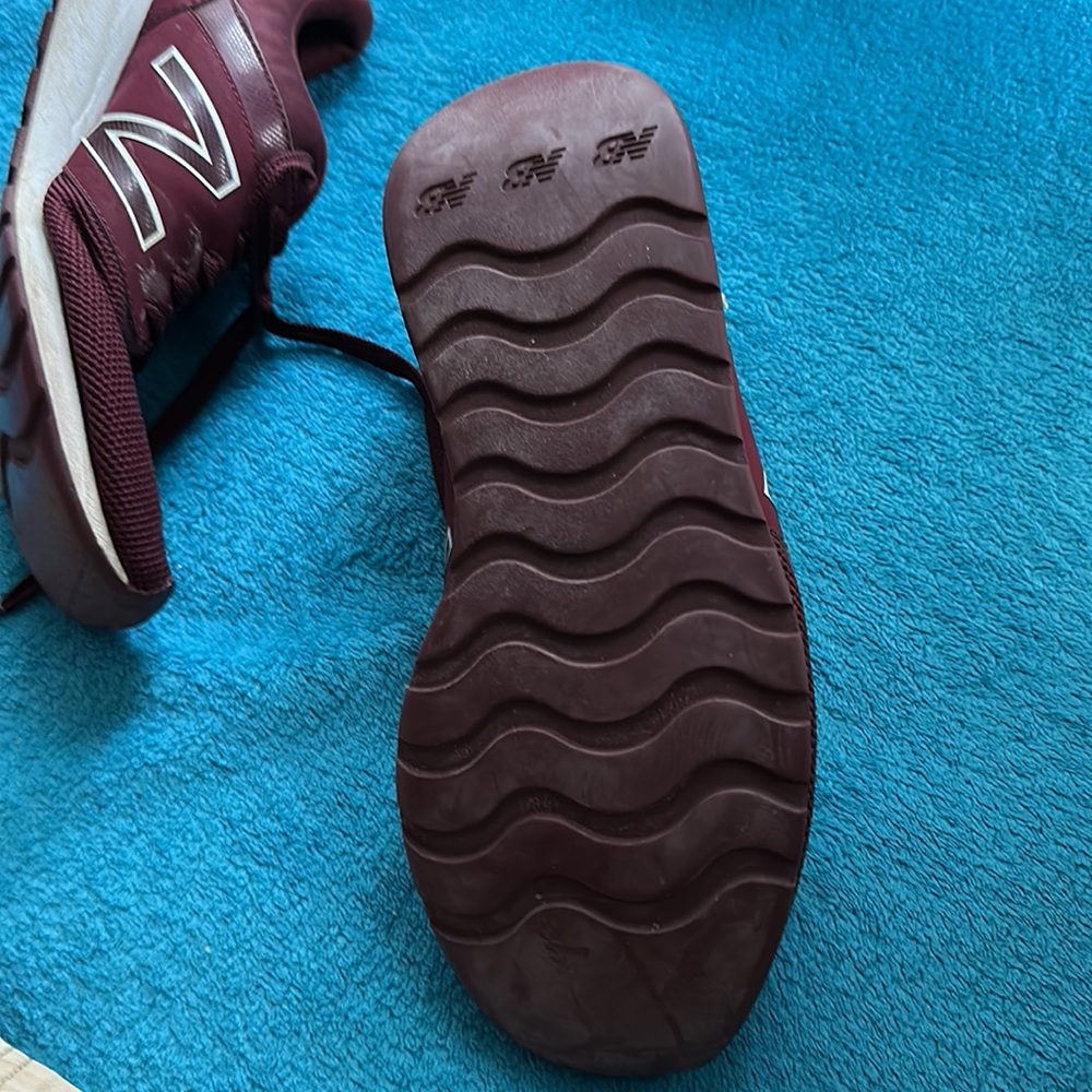 Sneakers - Picture 3 of 3